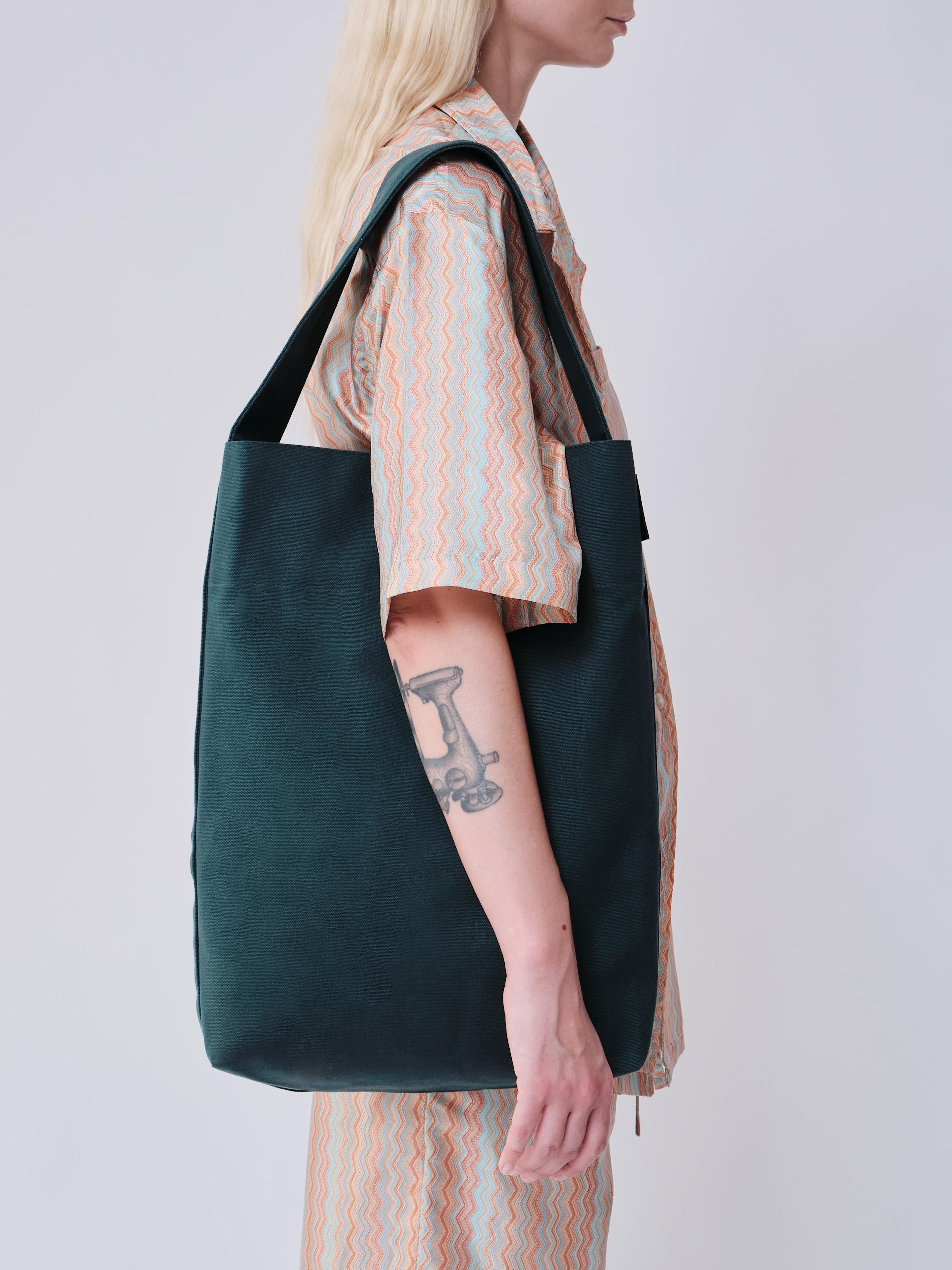 Bucket Tote in Moss (Water Repellent Cotton) – Kaan