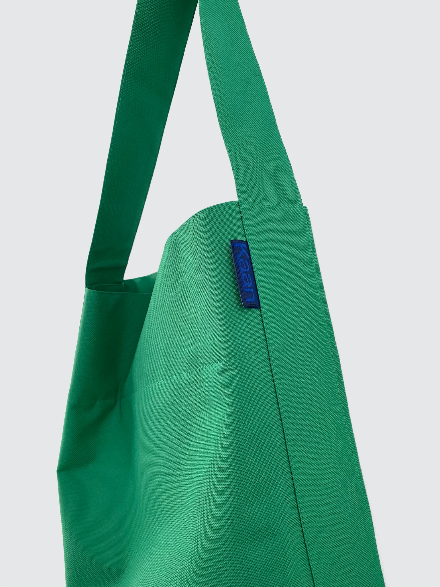 Midi Bucket in Kelly Green