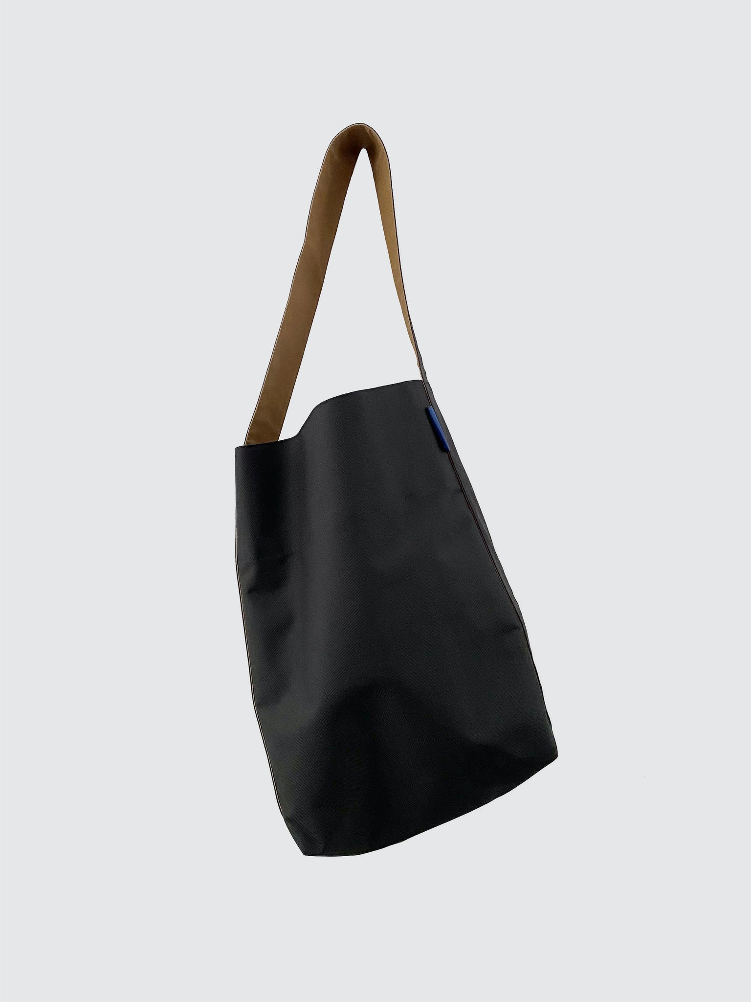 Midi Bucket in Mocha & Black